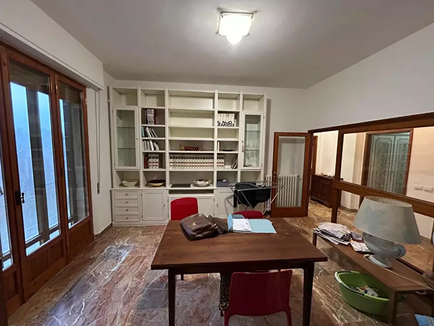 Immagine 4 di Appartamento in vendita  a Siena