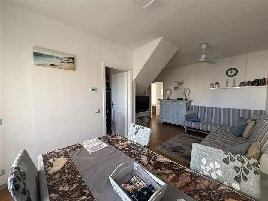 Immagine 5 di Appartamento in vendita  a Massa