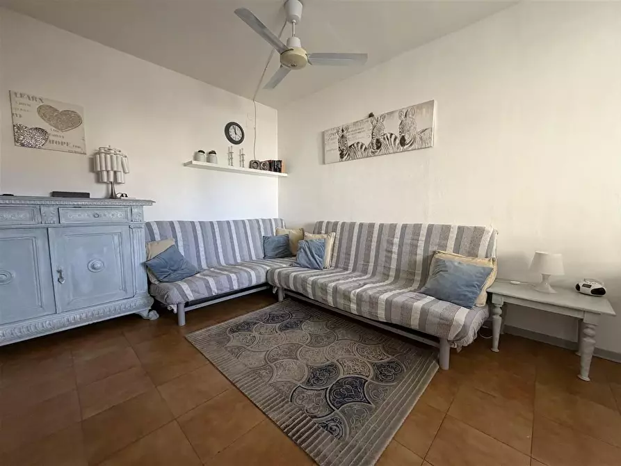 Immagine 2 di Appartamento in vendita  a Massa