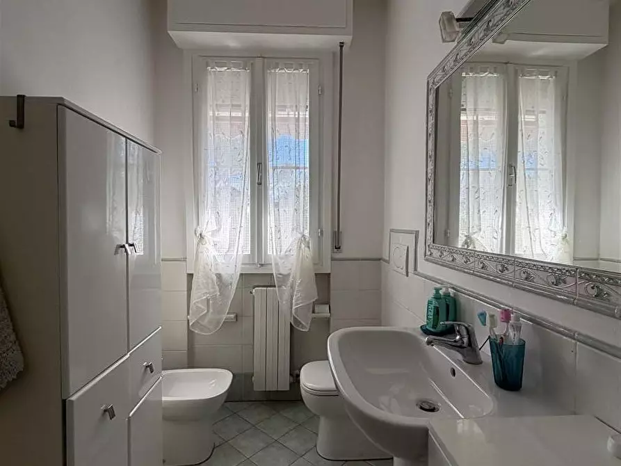 Immagine 14 di Appartamento in vendita  a Massa