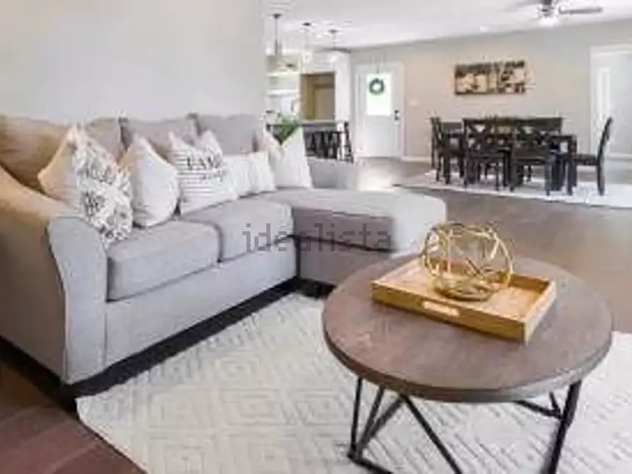 Immagine 2 di Appartamento in vendita  a Cecina