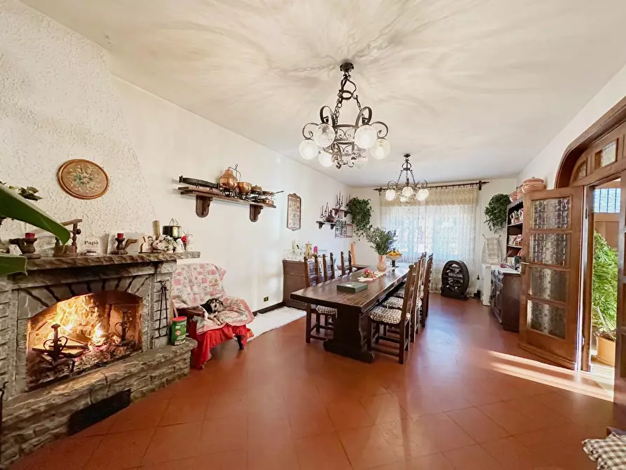 Immagine 6 di Casa indipendente in vendita  a Pescia