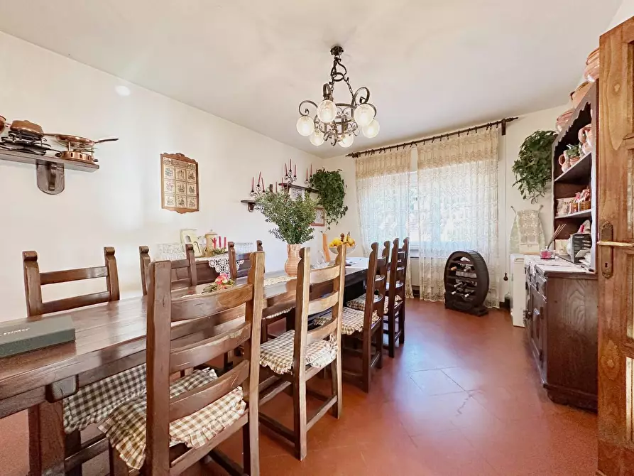 Immagine 7 di Casa indipendente in vendita  a Pescia