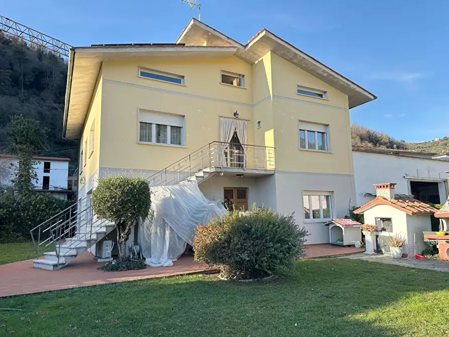 Immagine 24 di Casa indipendente in vendita  a Pescia