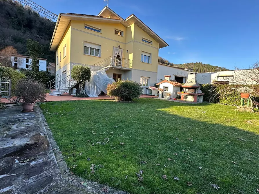 Immagine 25 di Casa indipendente in vendita  a Pescia