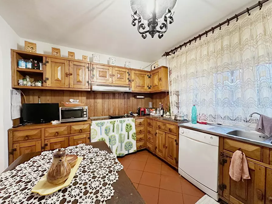 Immagine 10 di Casa indipendente in vendita  a Pescia