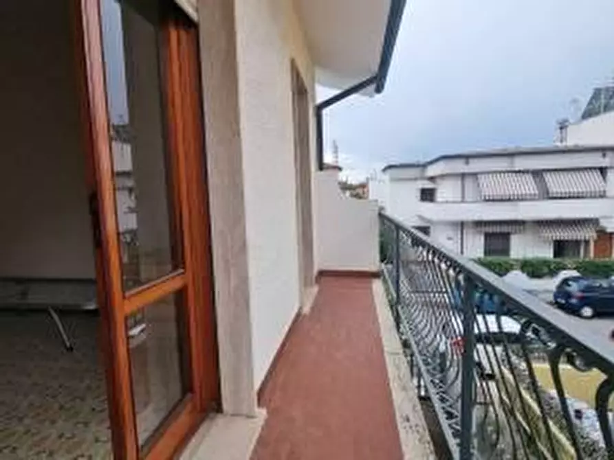 Immagine 2 di Casa bifamiliare in vendita  a Viareggio