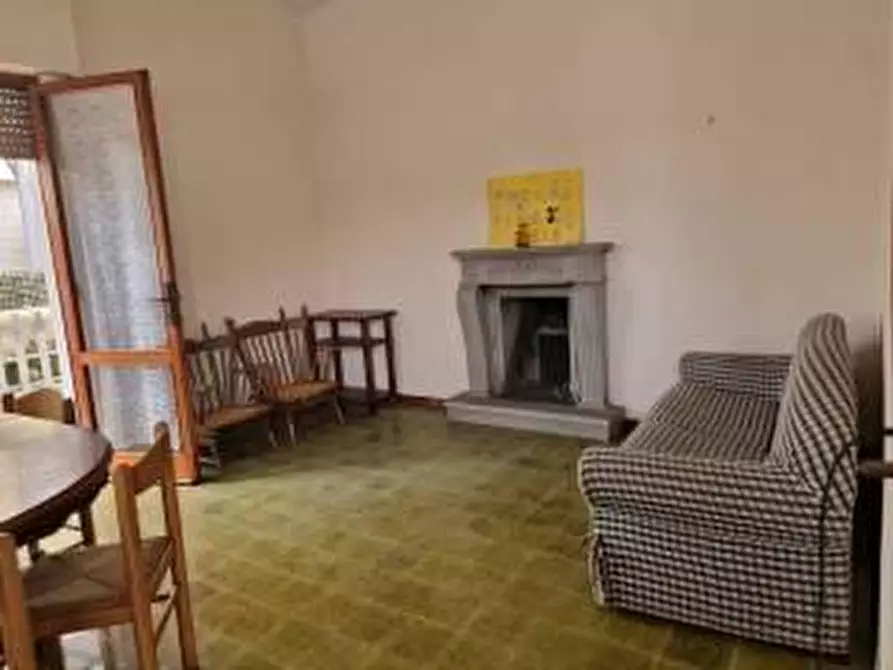 Immagine 4 di Casa bifamiliare in vendita  a Viareggio