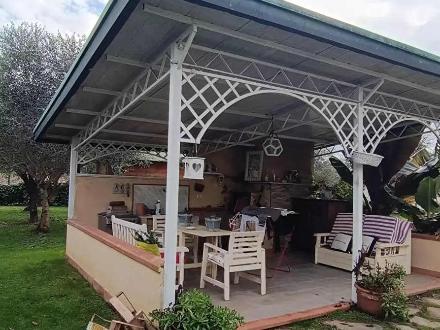 Immagine 4 di Villa in vendita  a Montignoso