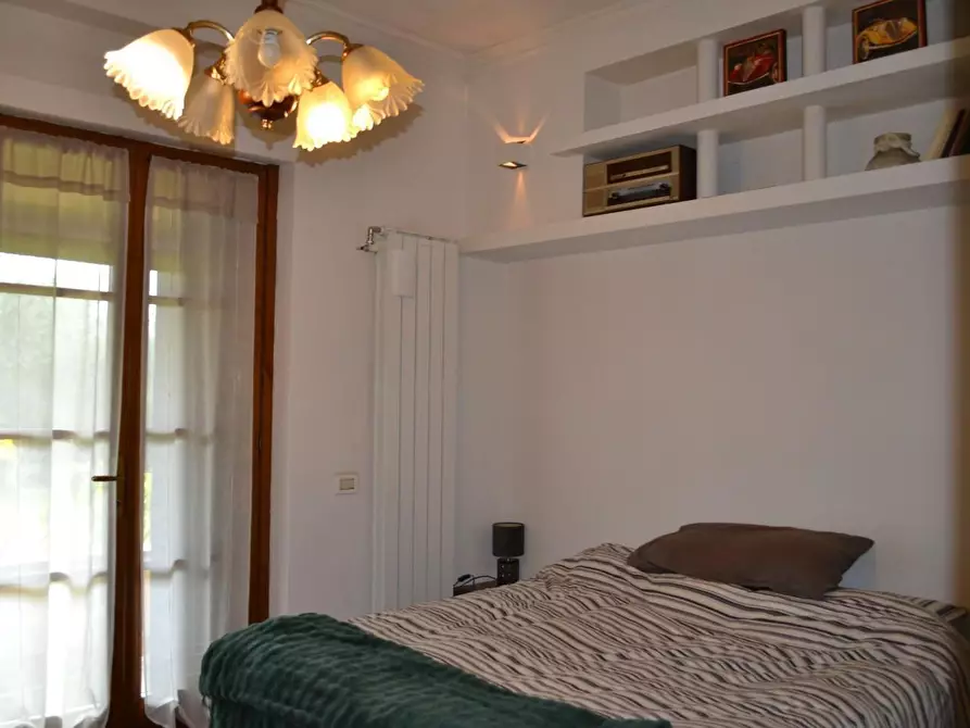 Immagine 36 di Villa in vendita  a Montignoso