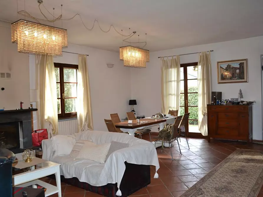 Immagine 40 di Villa in vendita  a Montignoso