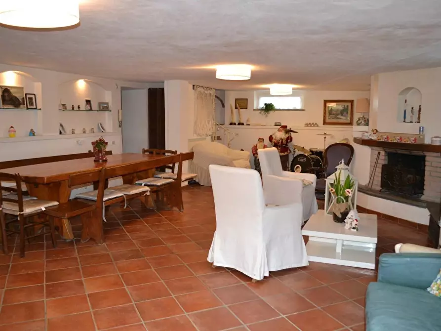 Immagine 32 di Villa in vendita  a Montignoso