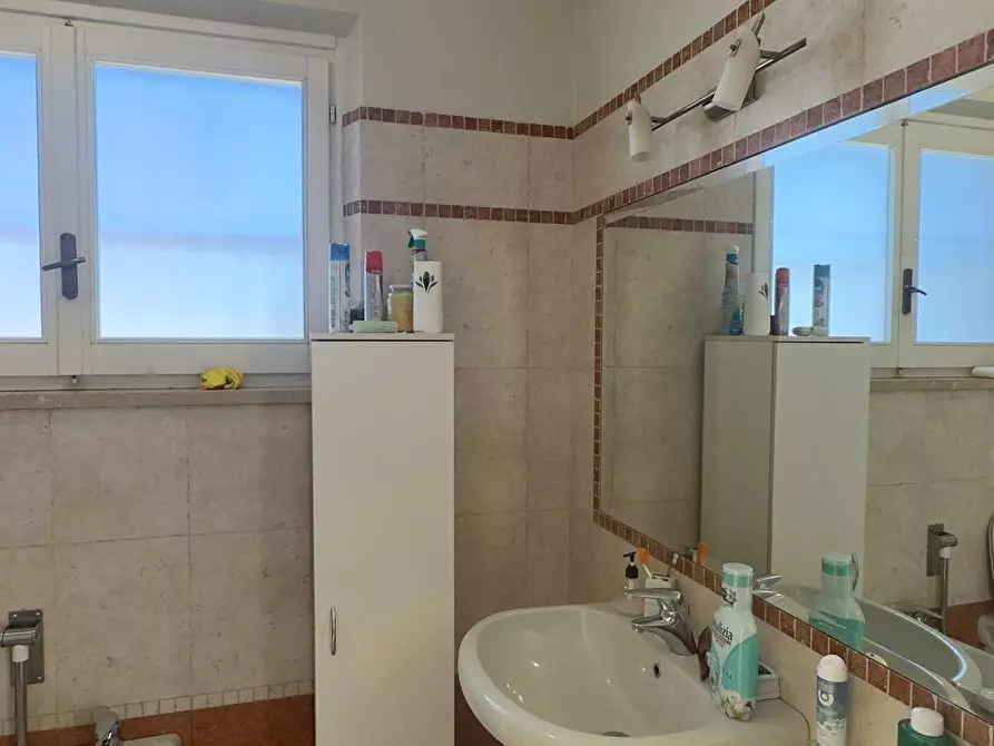 Immagine 16 di Appartamento in vendita  a Montignoso