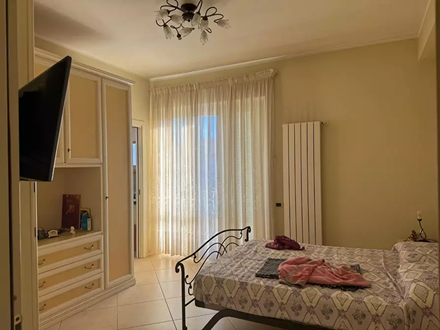 Immagine 7 di Appartamento in vendita  a Montignoso