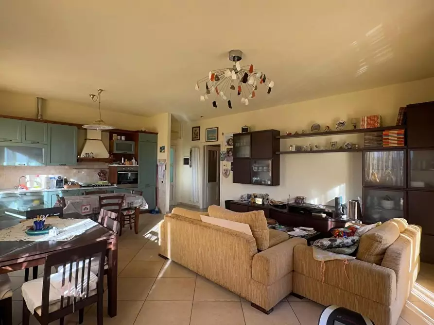 Immagine 3 di Appartamento in vendita  a Montignoso