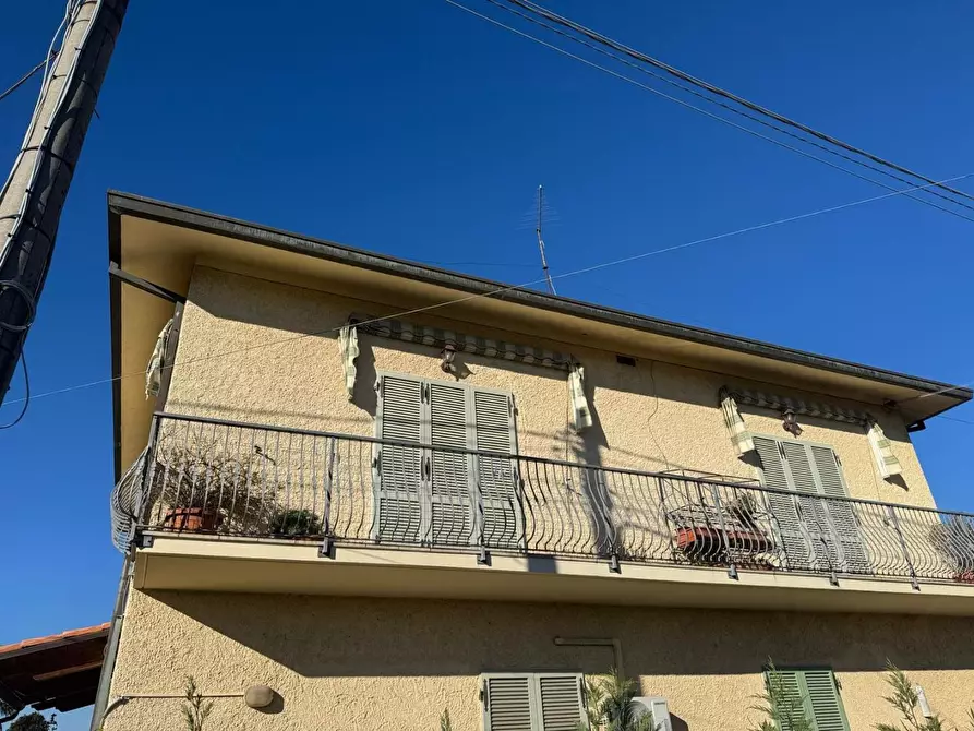 Immagine 23 di Appartamento in vendita  a Montignoso