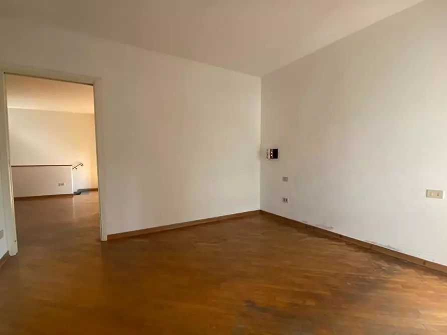 Immagine 5 di Appartamento in vendita  a Capraia E Limite