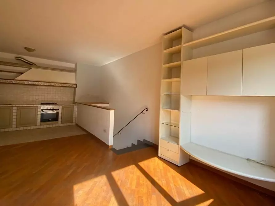 Immagine 4 di Appartamento in vendita  a Capraia E Limite