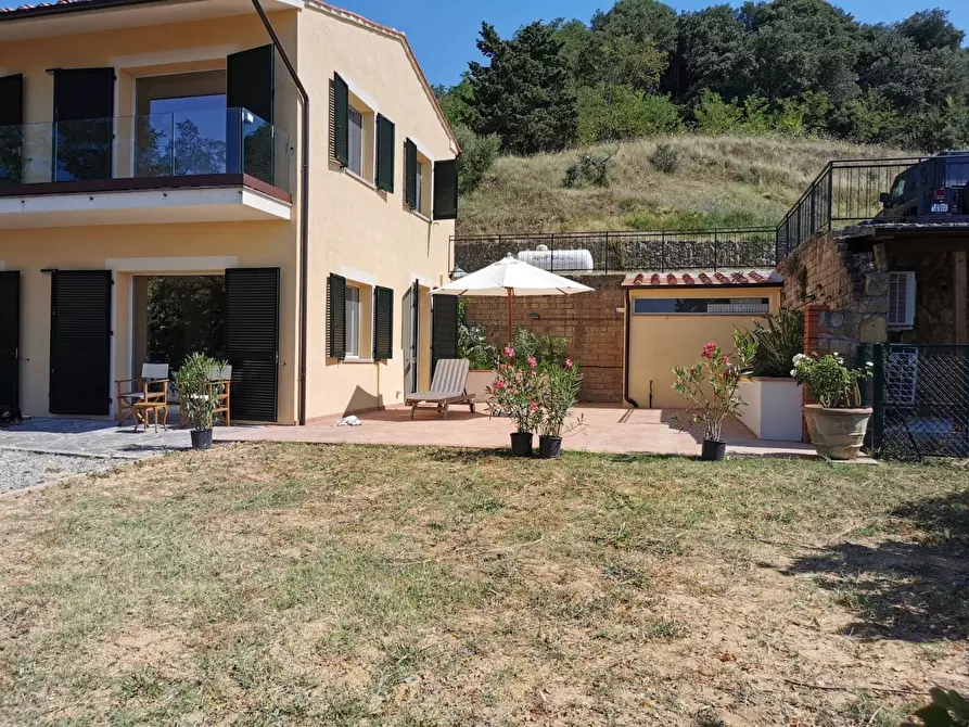 Immagine 4 di Villa in vendita  a Volterra