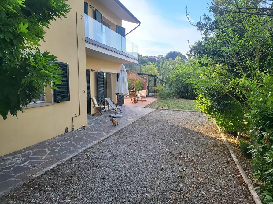 Immagine 11 di Villa in vendita  a Volterra