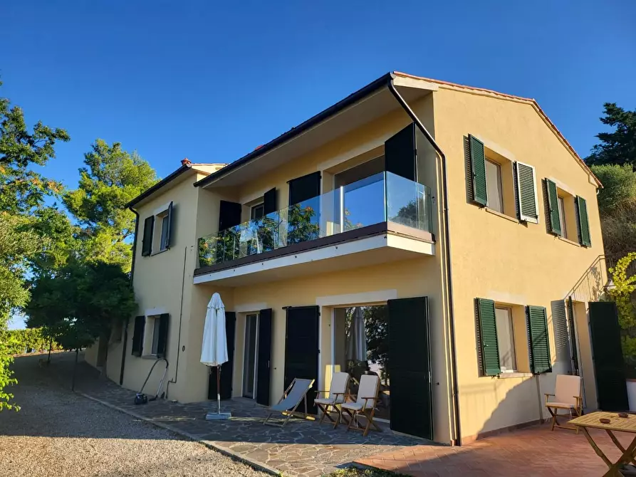 Immagine 2 di Villa in vendita  a Volterra