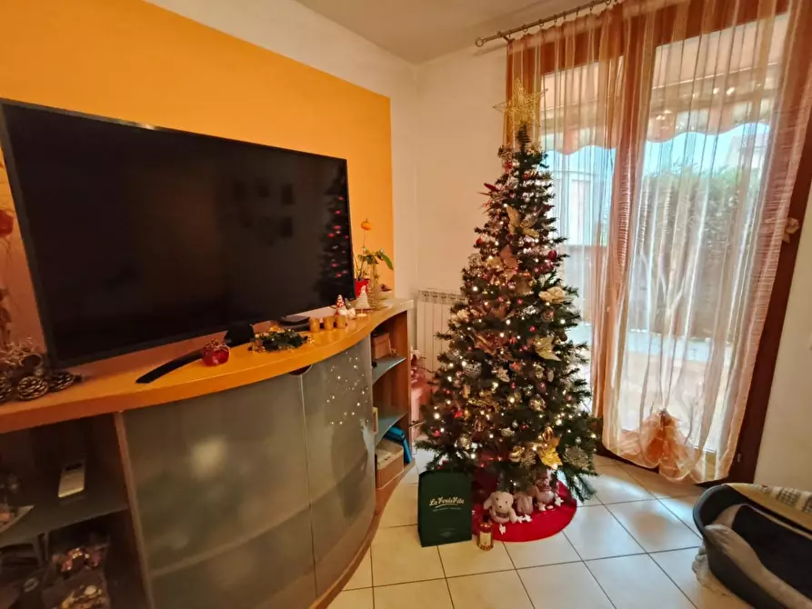 Immagine 2 di Villetta a schiera in vendita  a Calcinaia