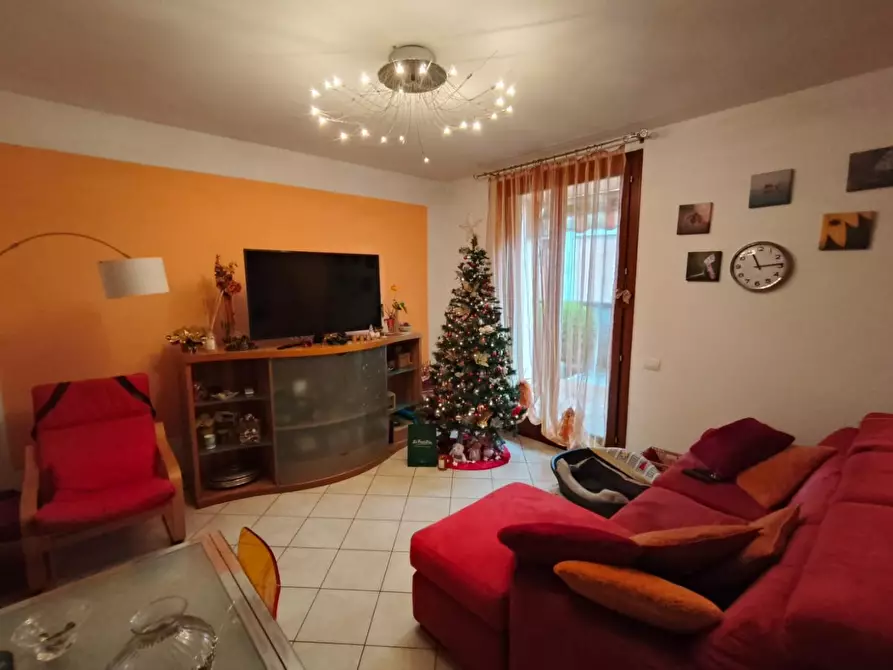 Immagine 1 di Villetta a schiera in vendita  a Calcinaia