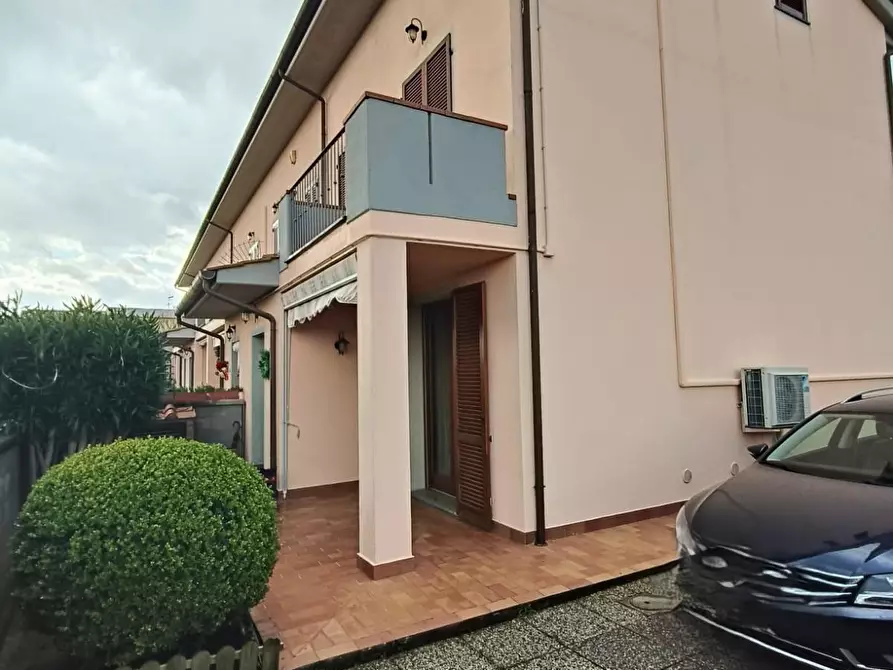 Immagine 38 di Villetta a schiera in vendita  a Calcinaia