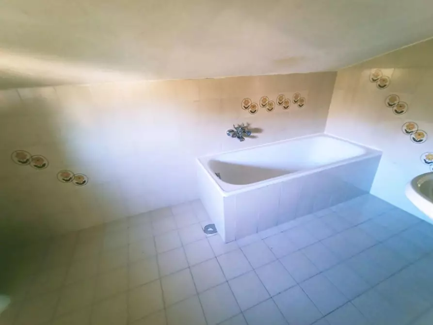 Immagine 17 di Casa quadrifamiliare in vendita  a Viareggio