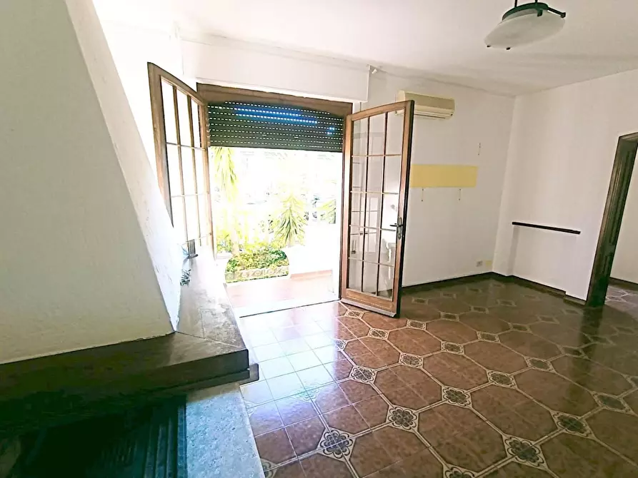 Immagine 2 di Casa quadrifamiliare in vendita  a Viareggio