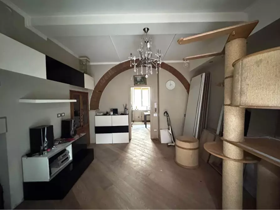 Immagine 1 di Appartamento in vendita  a Massa