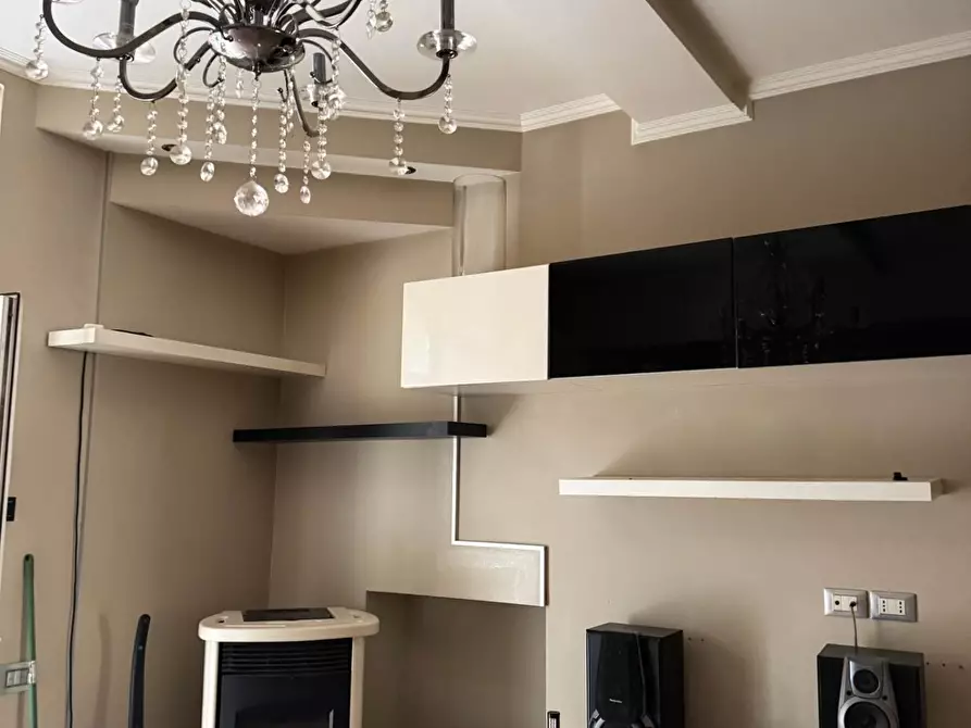 Immagine 2 di Appartamento in vendita  a Massa