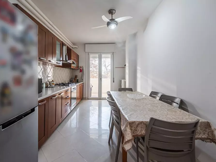 Immagine 9 di Appartamento in vendita  a Reggio Nell'emilia