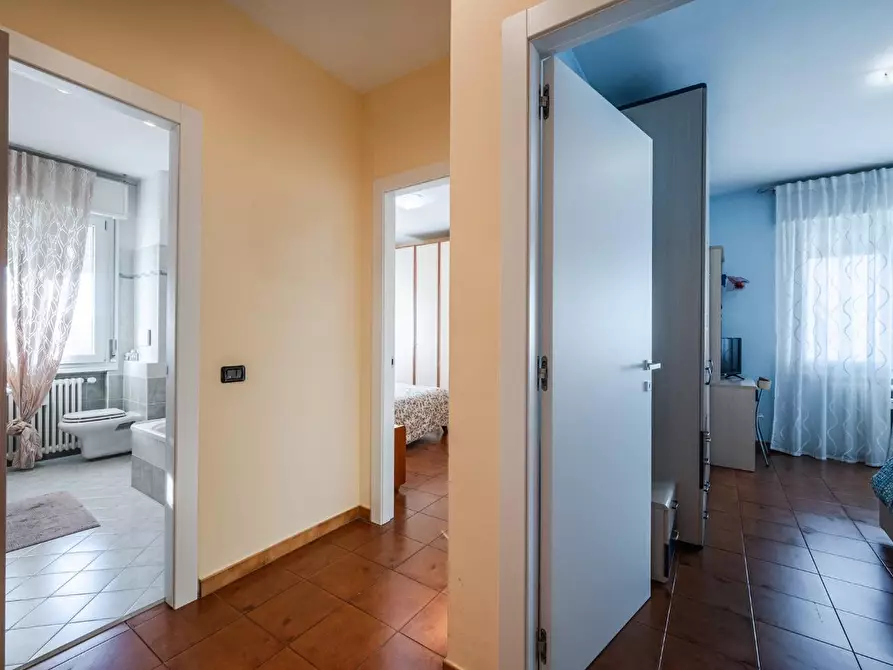 Immagine 19 di Appartamento in vendita  a Reggio Nell'emilia