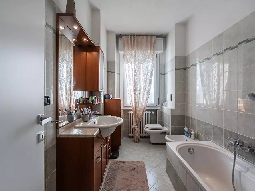 Immagine 22 di Appartamento in vendita  a Reggio Nell'emilia