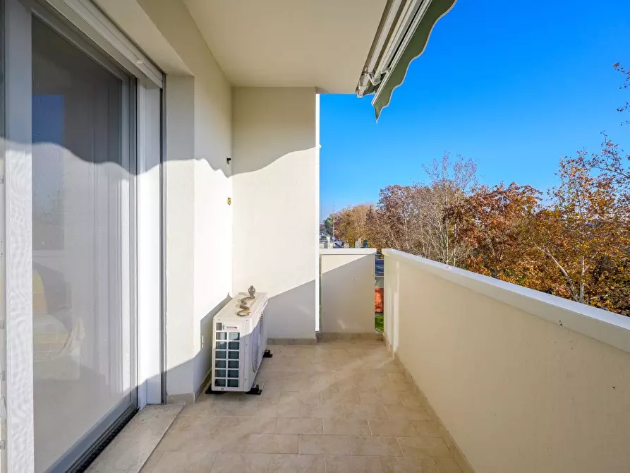 Immagine 31 di Appartamento in vendita  a Reggio Nell'emilia