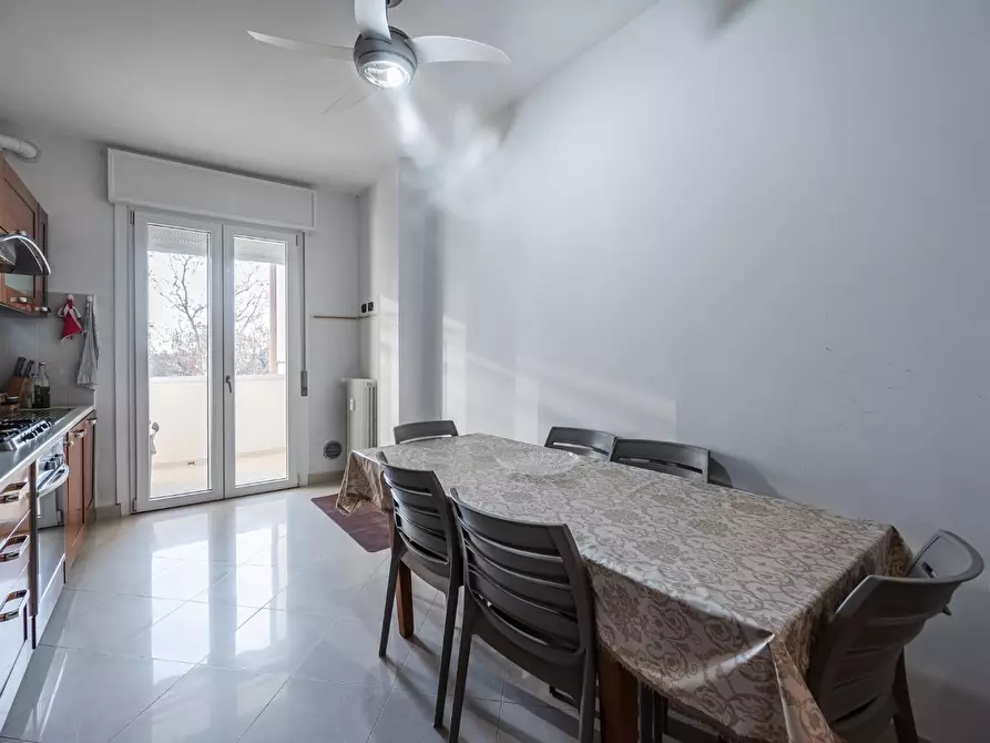 Immagine 8 di Appartamento in vendita  a Reggio Nell'emilia