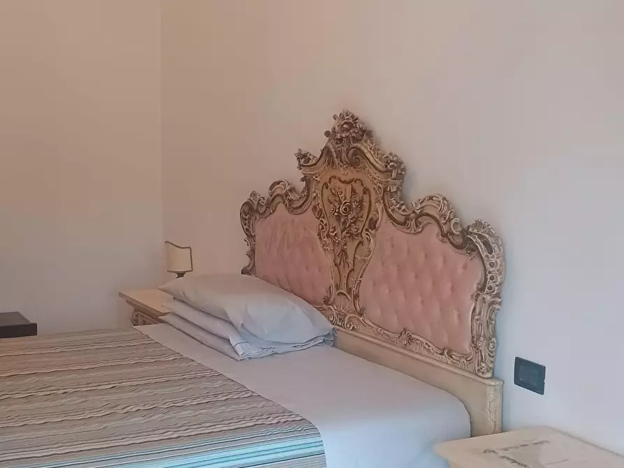 Immagine 19 di Appartamento in vendita  a Viareggio