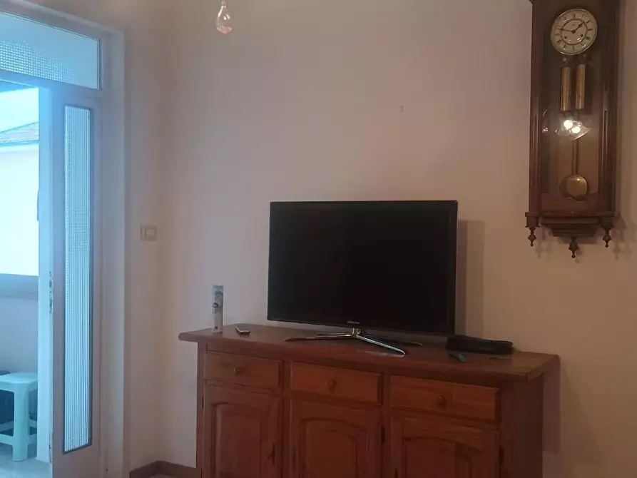 Immagine 3 di Appartamento in vendita  a Viareggio