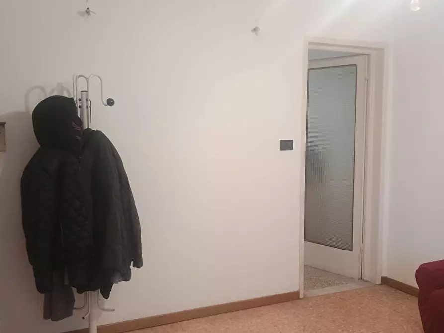 Immagine 4 di Appartamento in vendita  a Viareggio