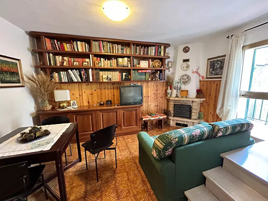 Immagine 1 di Appartamento in vendita  a Chianni