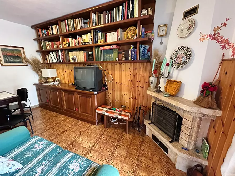 Immagine 2 di Appartamento in vendita  a Chianni