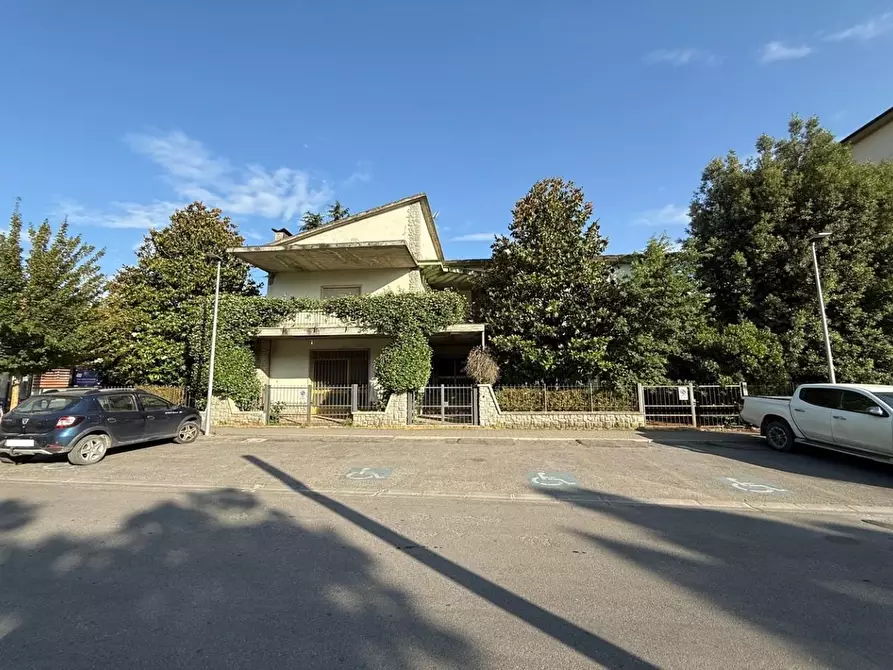 Immagine 3 di Villa in vendita  a Certaldo