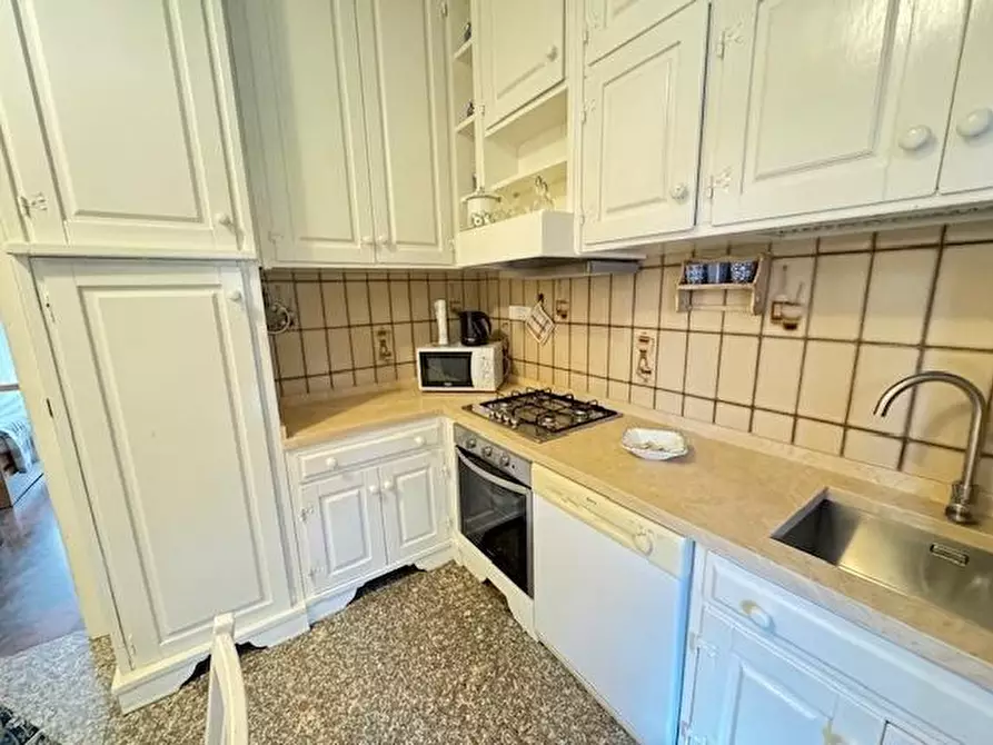 Immagine 11 di Villa in vendita  a Forte Dei Marmi