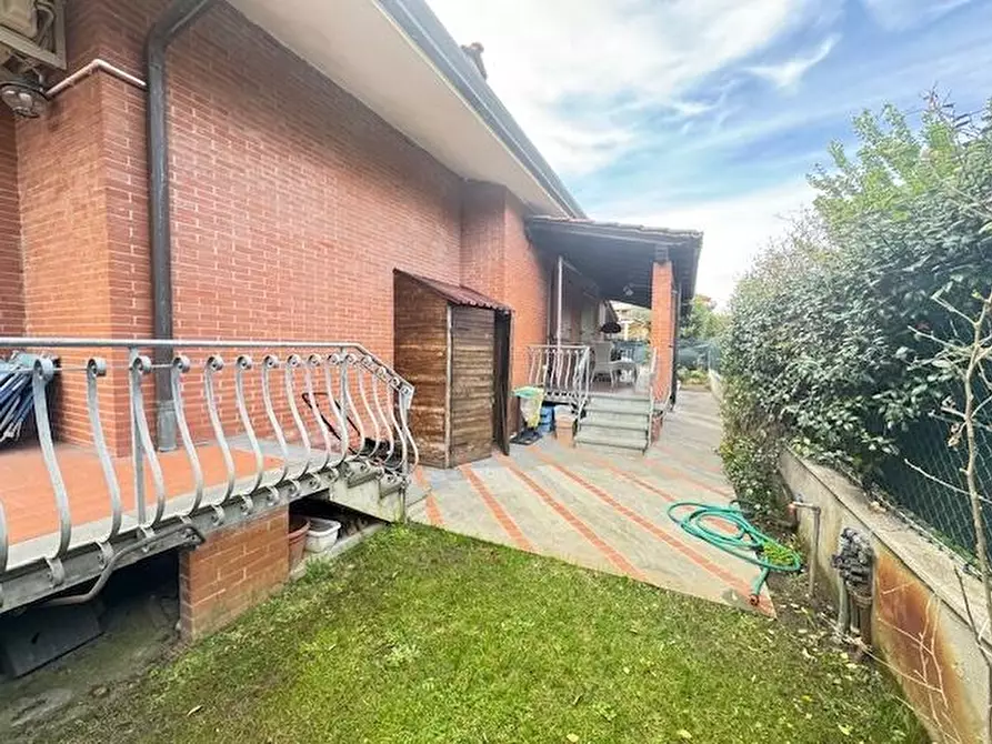 Immagine 4 di Villa in vendita  a Forte Dei Marmi