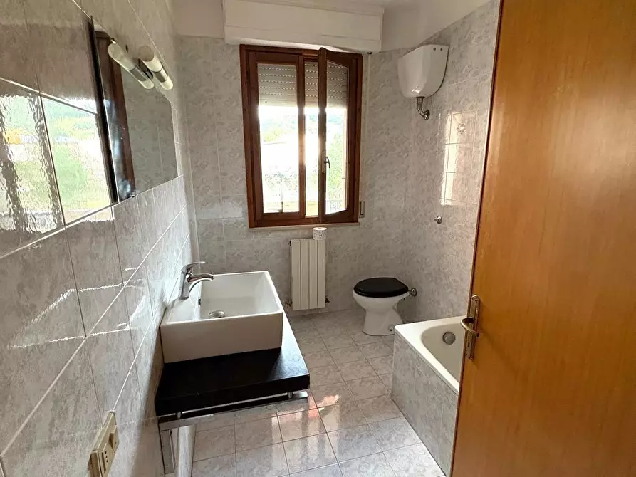 Immagine 6 di Appartamento in vendita  a Campiglia Marittima