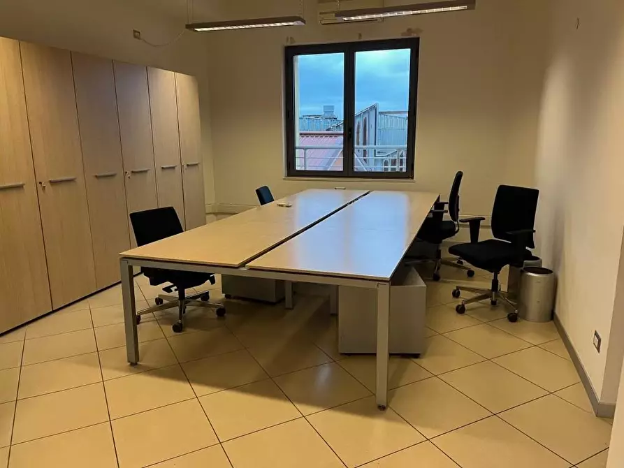 Immagine 15 di Ufficio in affitto  a Pisa