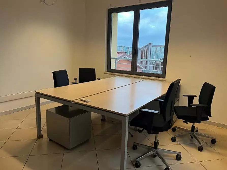 Immagine 7 di Ufficio in affitto  a Pisa