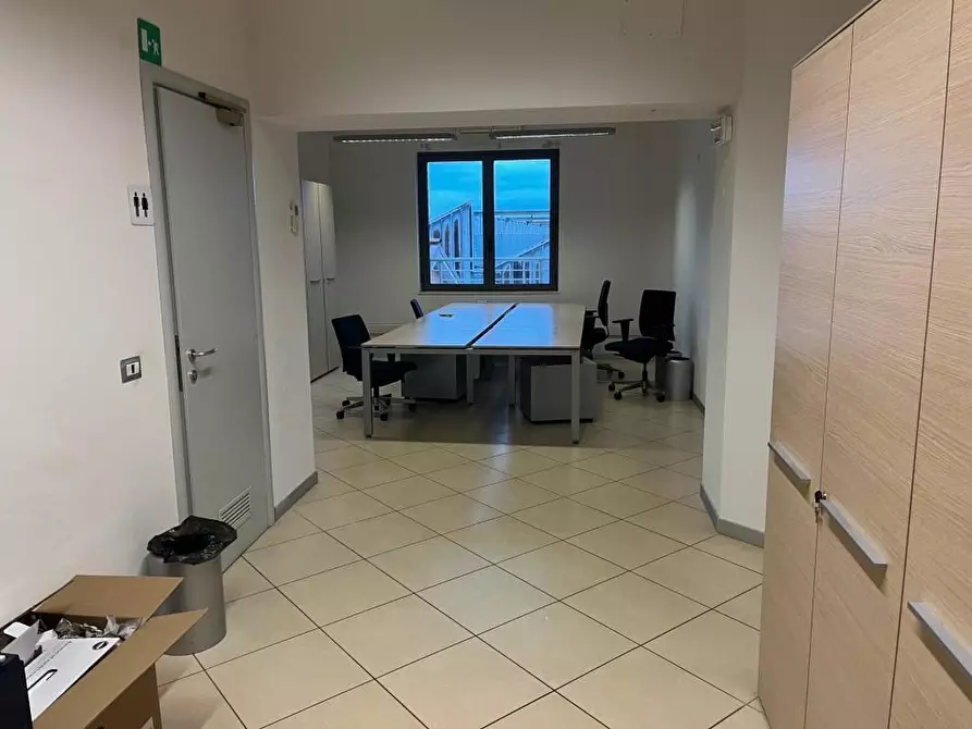 Immagine 14 di Ufficio in affitto  a Pisa