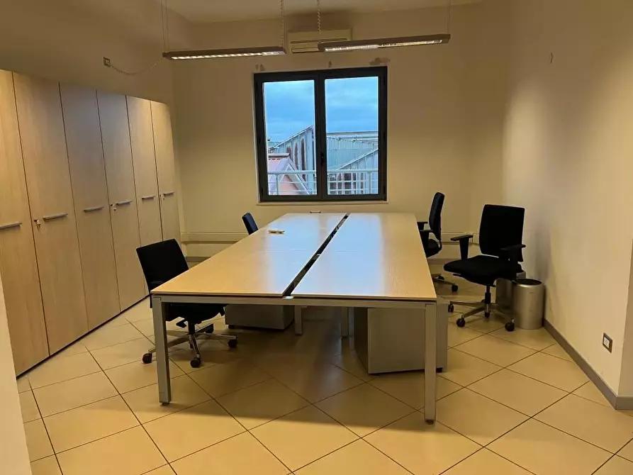 Immagine 13 di Ufficio in affitto  a Pisa
